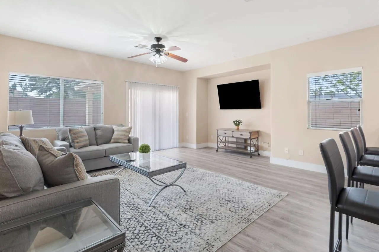Beautiful Spacious Single Story Vegas Home Las Vegas