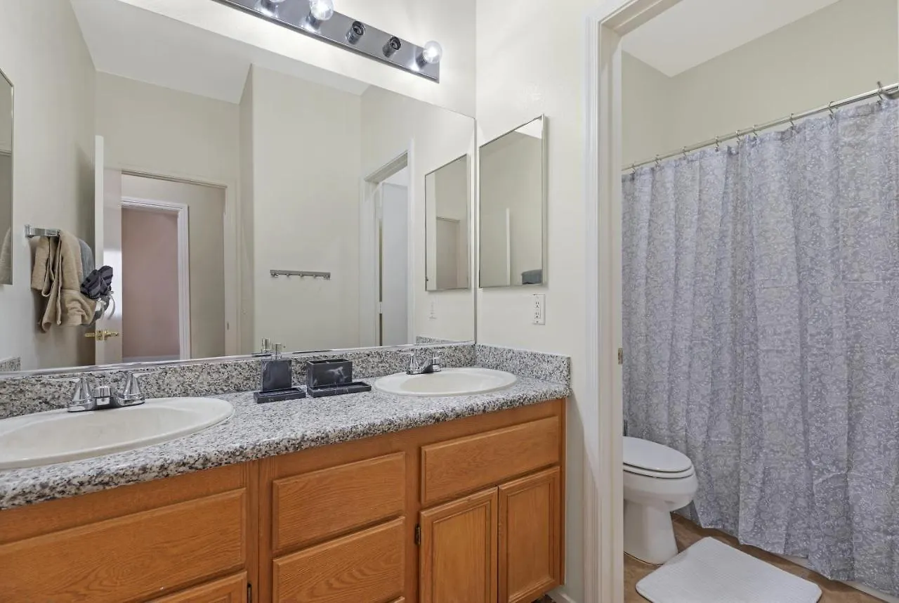 Beautiful Spacious Single Story Vegas Home Las Vegas